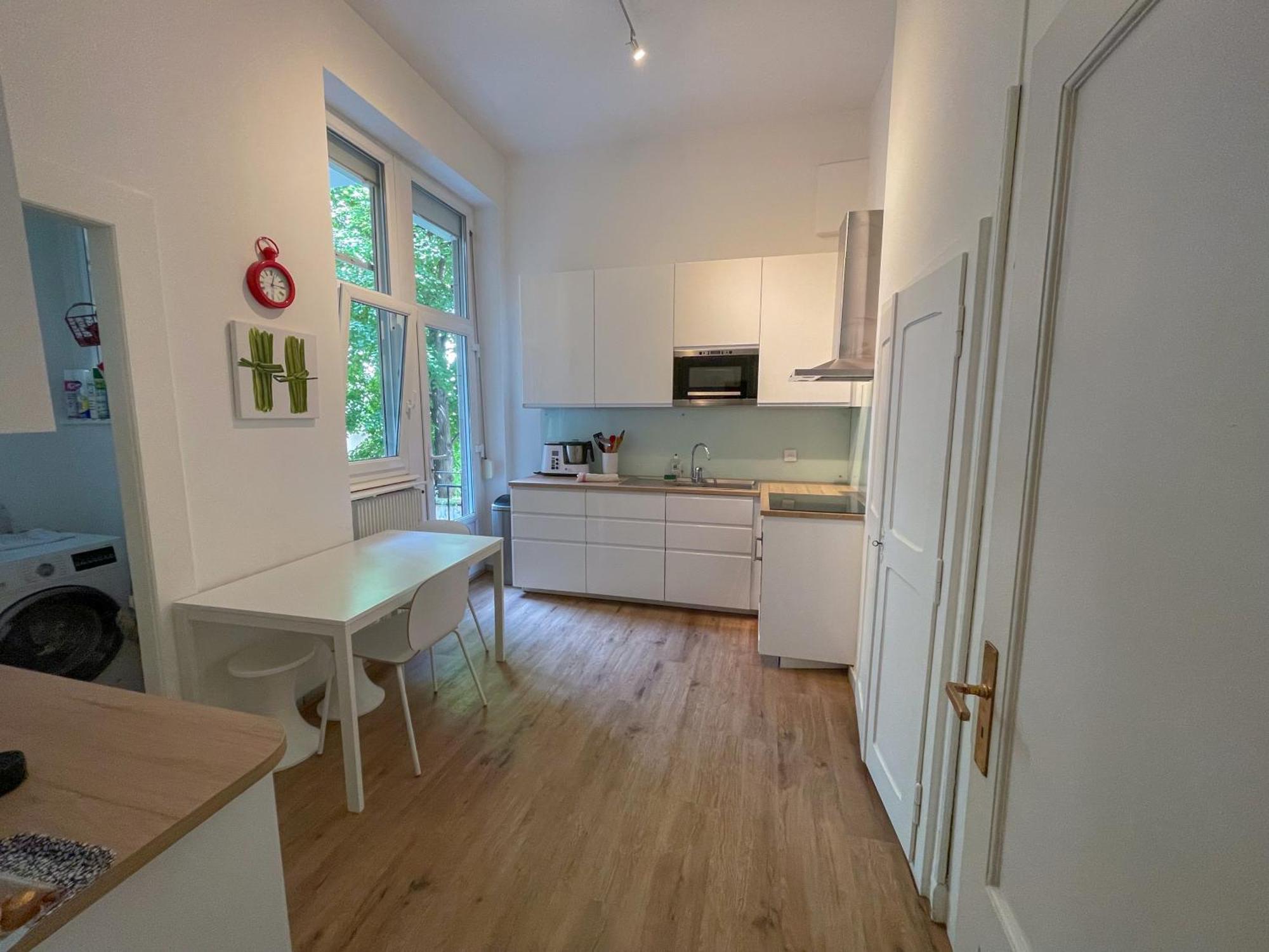 De Standing 200m² Apartment *